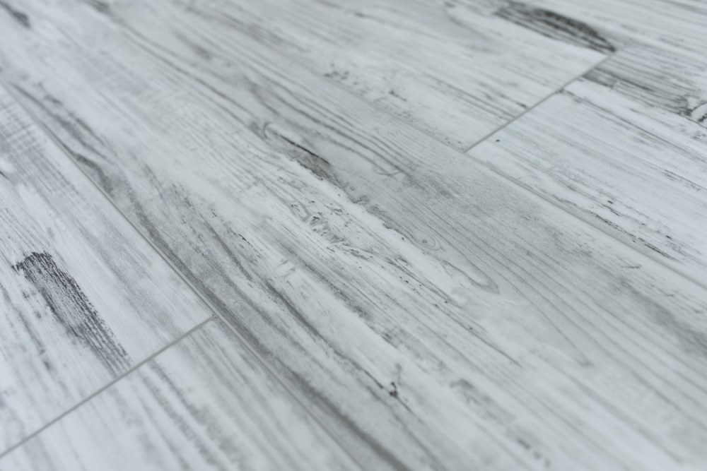 Замковая ПВХ плитка "Art Tile" Берёза Божоле (1220*152*5 мм) — купить в Набережных Челнах