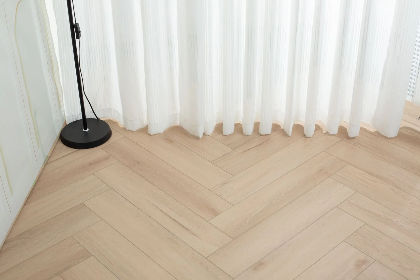 Плитка SPC "OneFloor" 3032 А,В  ЁЛКА (640*128*4 мм) — купить в Набережных Челнах