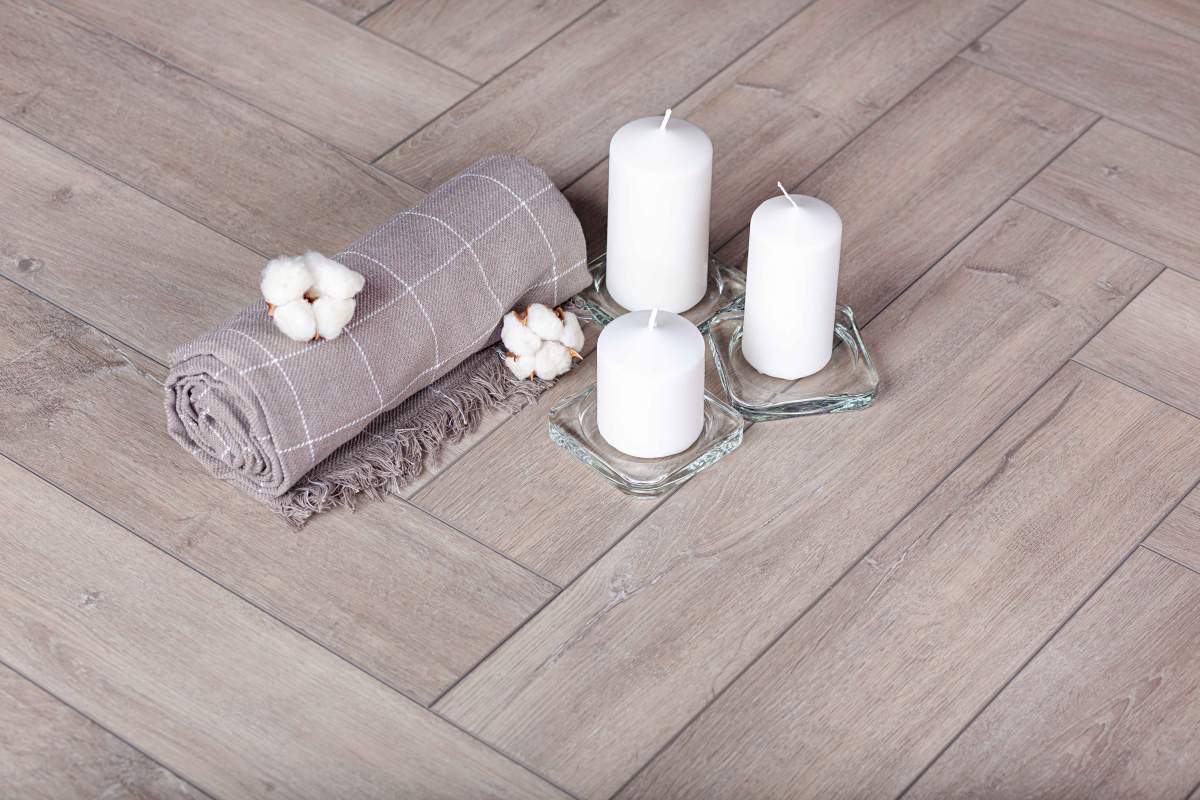 Замковая ПВХ плитка "Aberhof" Carmelita 1682 (615*123*5 мм) — купить в Набережных Челнах