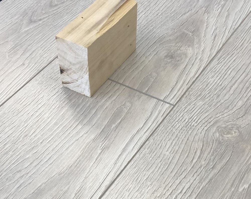 Ламинат "SunFloor" 8/32 4V Дуб Лайн 37 (1380*193*8 мм) — купить в Набережных Челнах